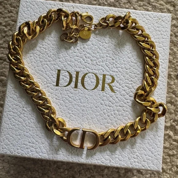 Dior Luxurious Gold-Tone Chain Necklace - Picture 3 of 6